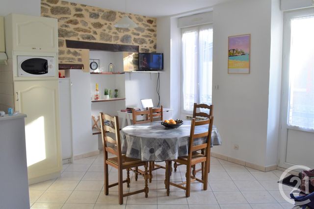 Afficher la photo en grand Appartement F2 bis à vendre - 2 pièces - 42.3 m2 - DINARD - 35 - BRETAGNE - Century 21 Immécom