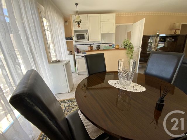 Afficher la photo en grand Appartement F2 à vendre - 2 pièces - 45.99 m2 - DINARD - 35 - BRETAGNE - Century 21 Immécom