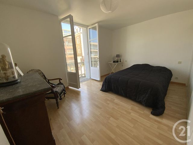 Appartement F4 à vendre - 4 pièces - 96.15 m2 - DINARD - 35 - BRETAGNE - Century 21 Immécom Appartement F4 à vendre - 4 pièces - 96.15 m2 - DINARD - 35 - BRETAGNE - Century 21 Immécom
