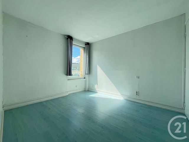 Appartement T4 à vendre - 4 pièces - 56.9 m2 - DINARD - 35 - BRETAGNE - Century 21 Immécom